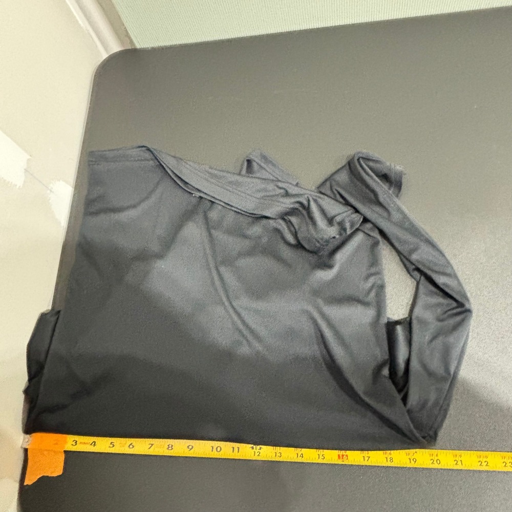Under Armour HeatGear Black 1/2 Zip Long Sleeve Athletic Shirt SM - Picture 3 of 8
